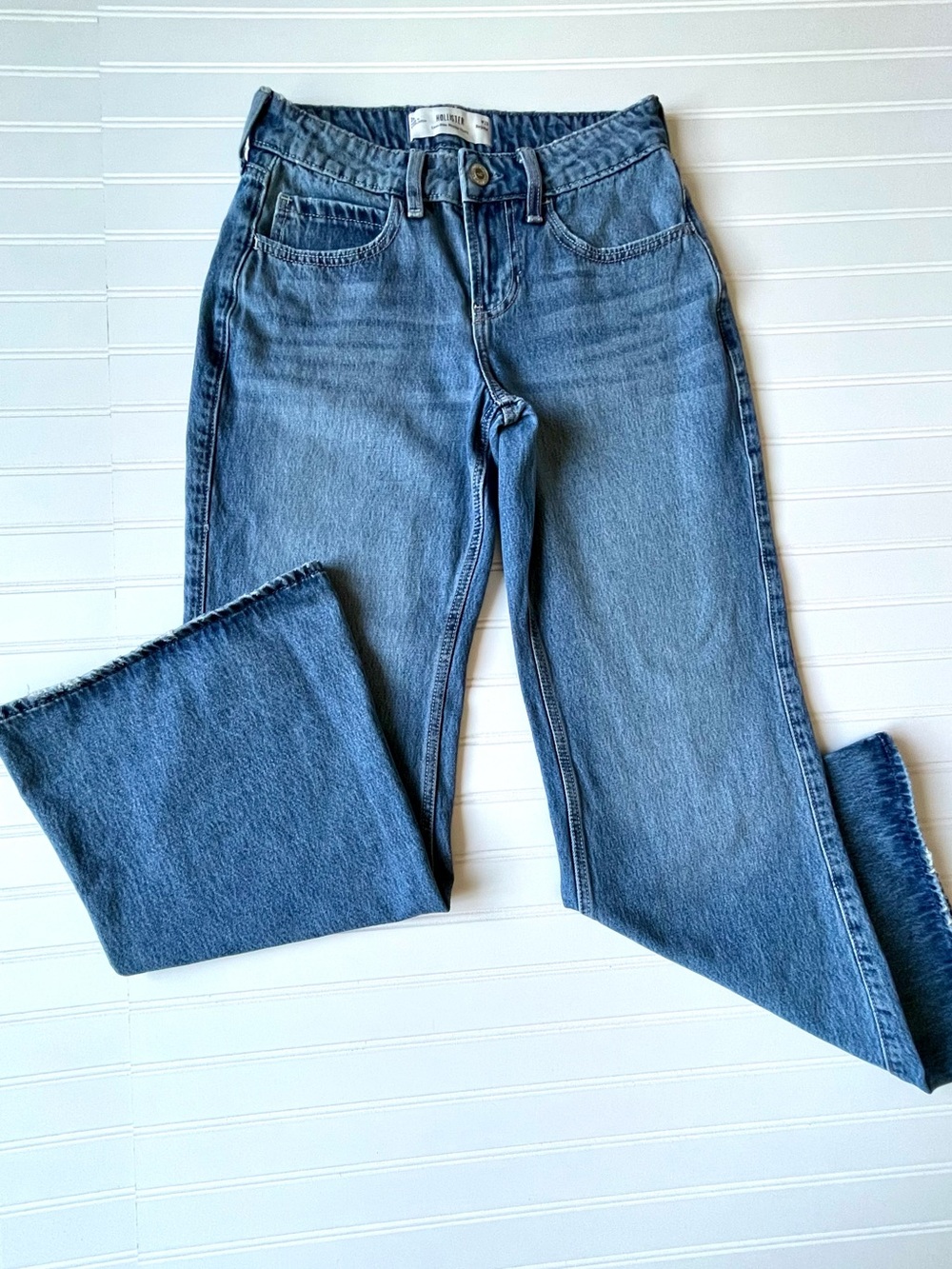 Hollister Low Rise Baggy Flare Jeans Y2K Mid Blue Wide Leg Rigid Denim 2R/26 EUC - Picture 2 of 15